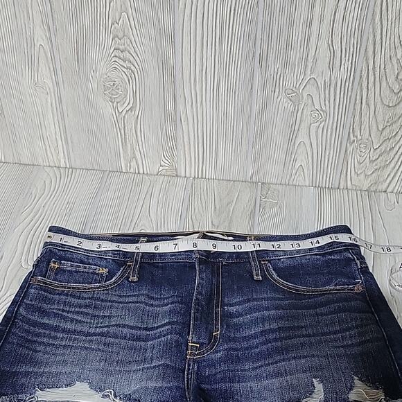 Abercrombie & Fitch Raw Hem Denim Jean Shorts Womens Size 6 Waist 28 - Picture 6 of 9